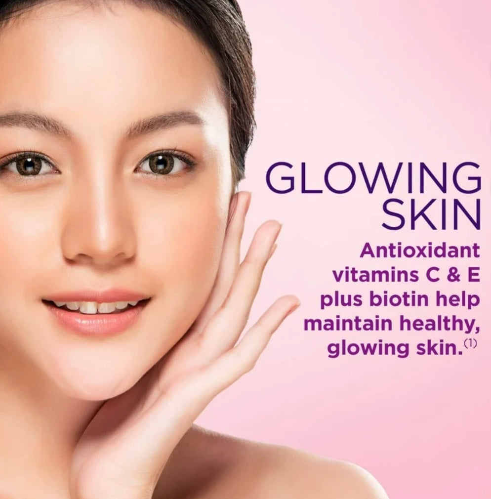 Nature's Bounty Hair Skin and Nail Vitamins With Biotin, Women's Multivitamin, Strawberry Gummies, 90 Ct. Expires 09/26